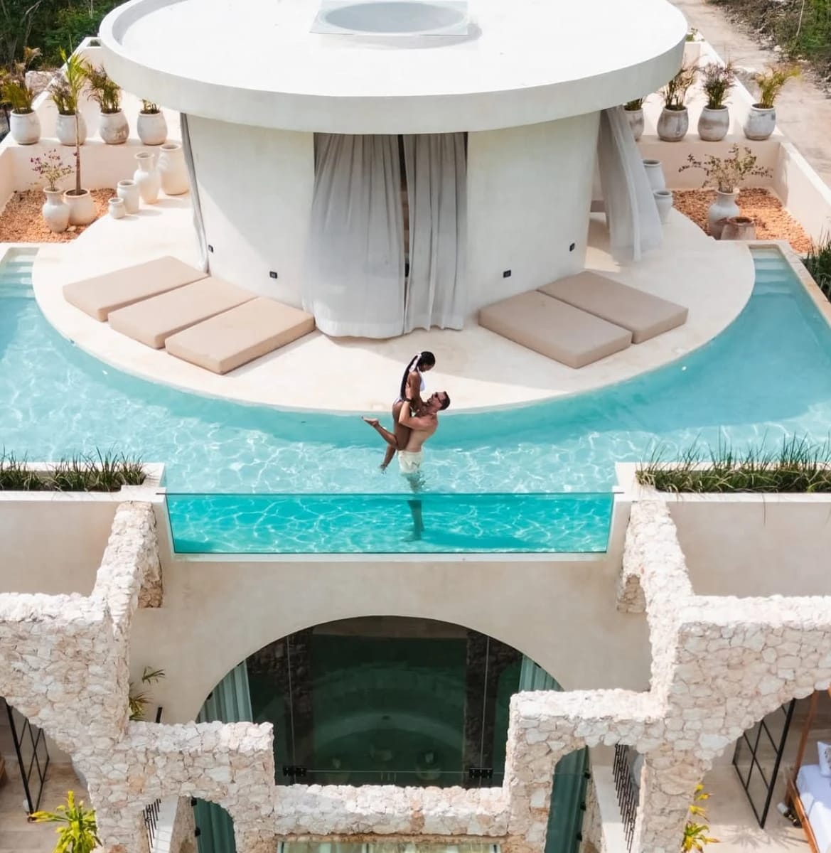 Featured image for Ditch the Banquet Hall: The Ultimate Guide to Mansion and Estate Weddings
