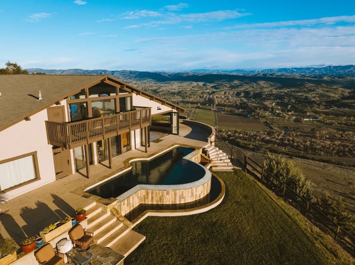 Featured image for Skyview Retreat: Santa Barbara Wine Country Wedding Venue