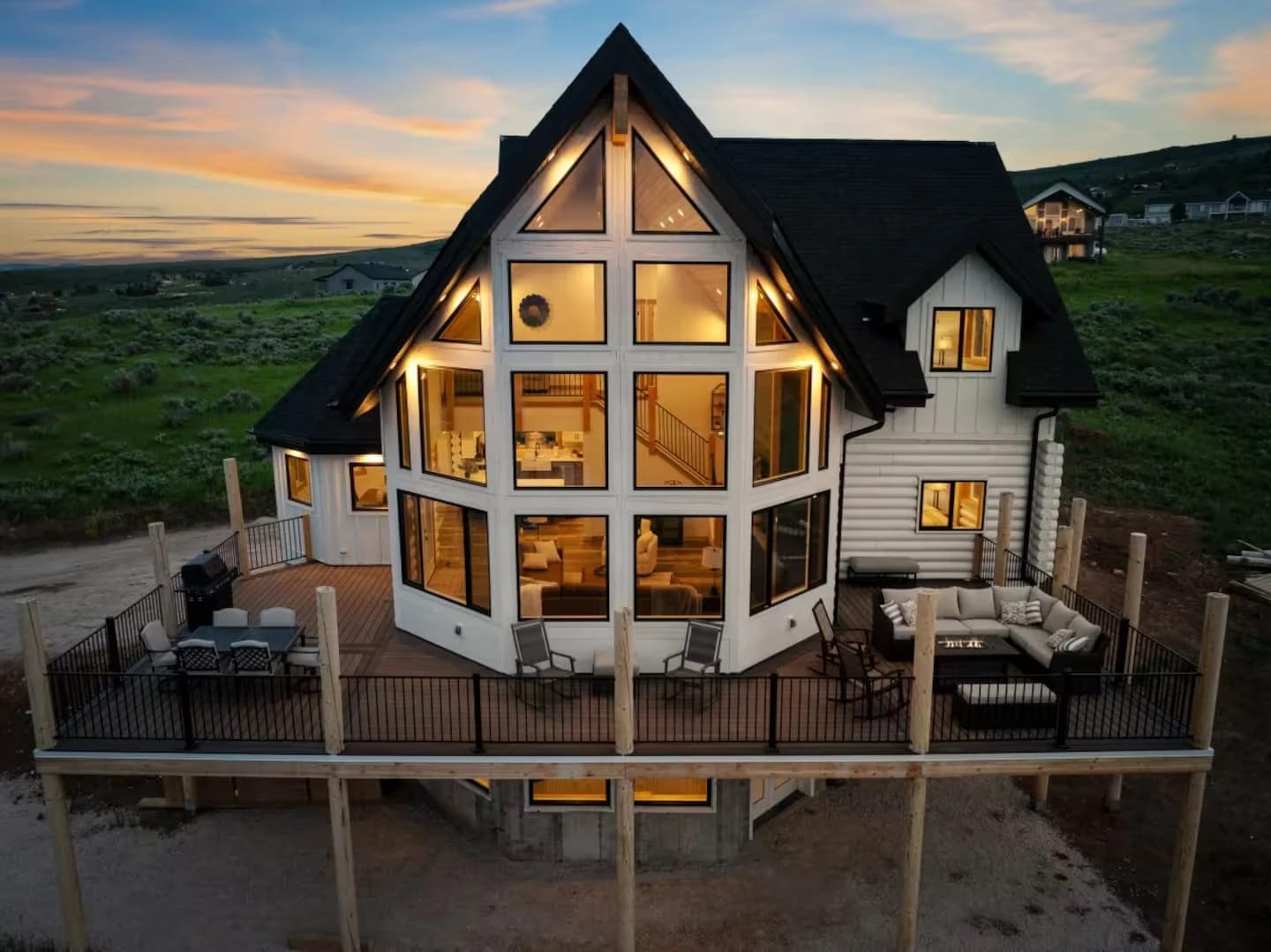 Featured image for Breaking the Mold: My Micro Wedding Adventure in a Cozy Estate‑Style Backyard