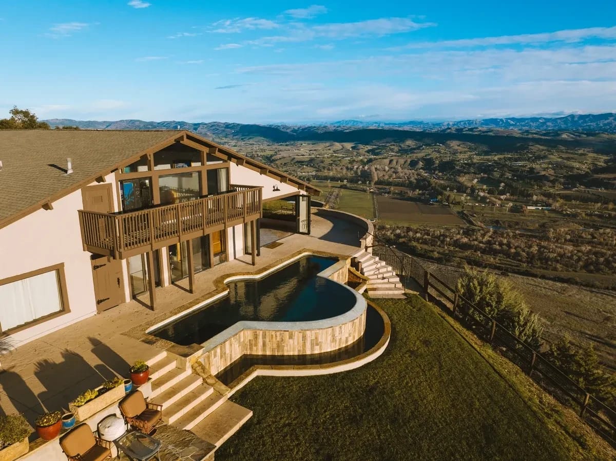 Skyview Retreat: Santa Barbara Wine Country Wedding Venue