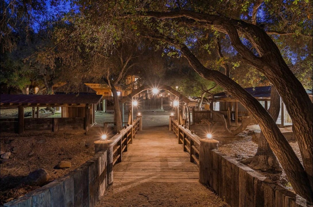Featured image for Temecula Wine Country Wedding Guide: Estate Venues, Costs & Vineyard Vibes (2026)