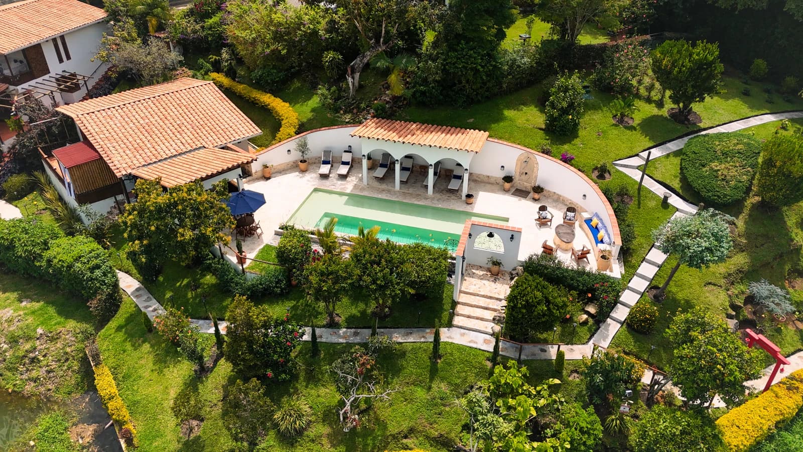 Lake Guatapé Estate: Colombia Wedding Venue