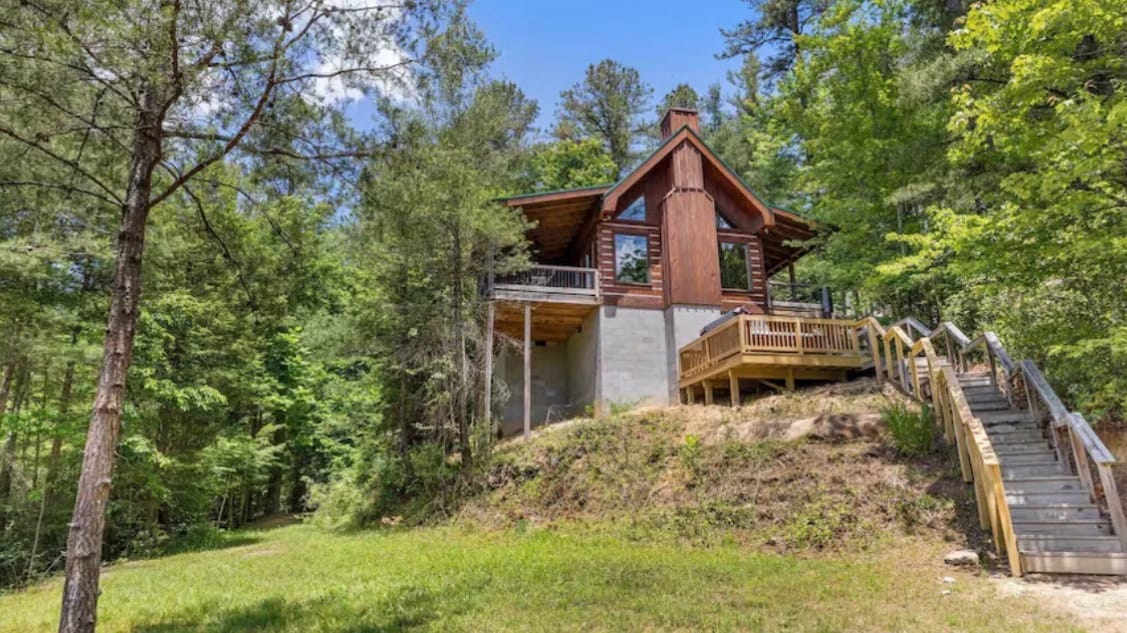 Featured image for Cliffside Cabin Wedding Venue Near Red River Gorge