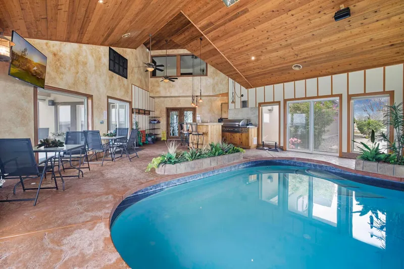 Majestic Snake River Canyon Estate with Indoor Pool & Stunning Views - Photo 3