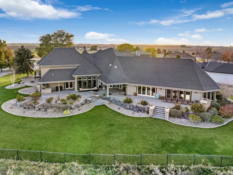 Majestic Snake River Canyon Estate with Indoor Pool & Stunning Views - Photo 1