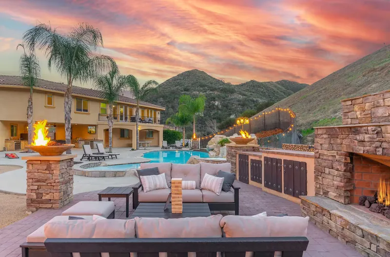 7-Acre Mountain View Estate in Murrieta – Pool, Yoga Studio & Outdoor Kitchen - Photo 1
