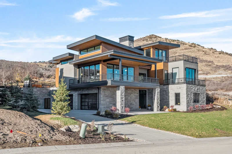 Mountain Modern Lodge with Sauna, Hot Tub & Panoramic Reservoir Views Near Deer Valley - Wedding venue with guest accommodations