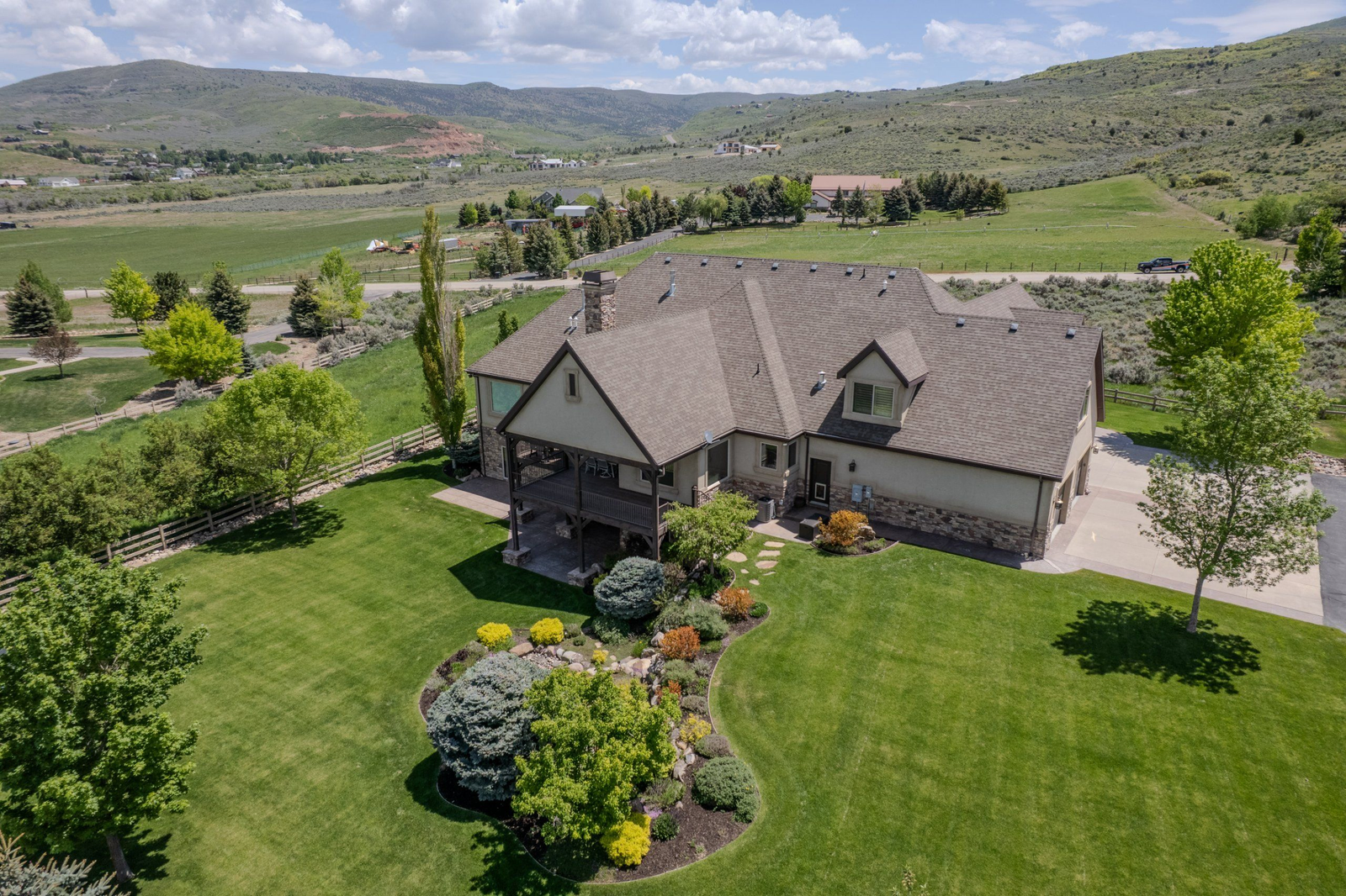 Event lawn and outdoor ceremony space with mountain panorama