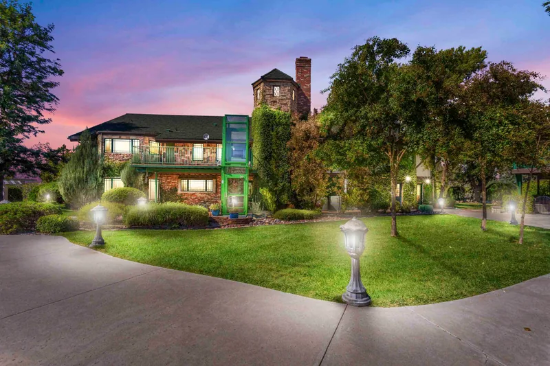 Event space at Fairy-Tale Inspired Manor with Ballroom, Hedge Maze & Gardens – Temecula, California