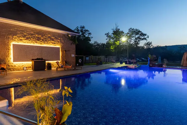 New Jersey /NY Wedding Estate with Pool, Hot Tub, and Pickleball – Easy New York City Access - Photo 2