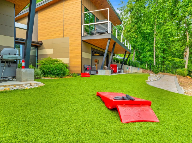 Lakefront celebration and ceremony areas