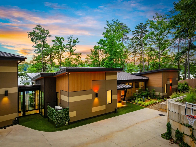 Estate interior gathering spaces