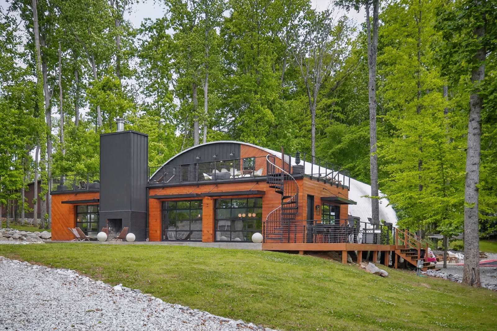 Outdoor gathering and event space in the Tennessee lake country