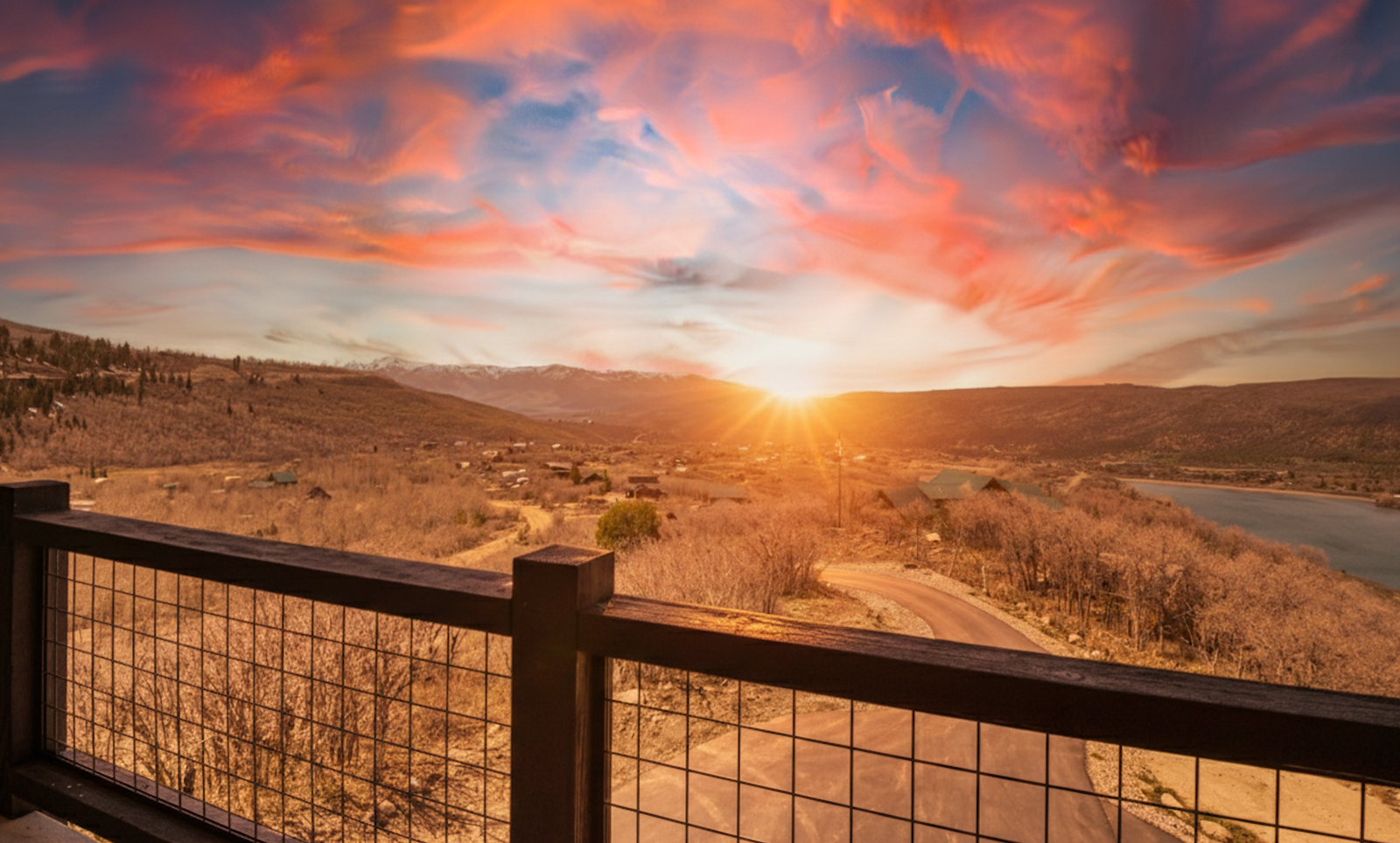 Property exterior and mountain setting in Heber Valley