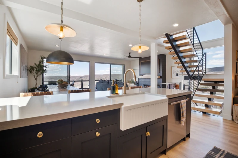 Modern Mountain Cabin with 360° Views, Private Pickleball Court - Photo 3