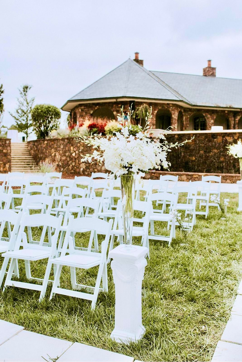 Outdoor event spaces and Italian-inspired grounds