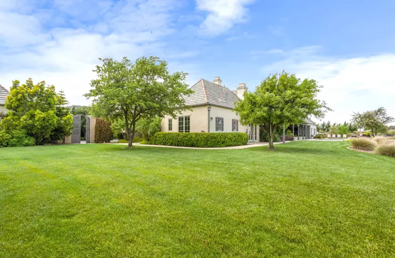 Event space at Temecula Hills Estate with Pool, Pickleball Court & Guest House