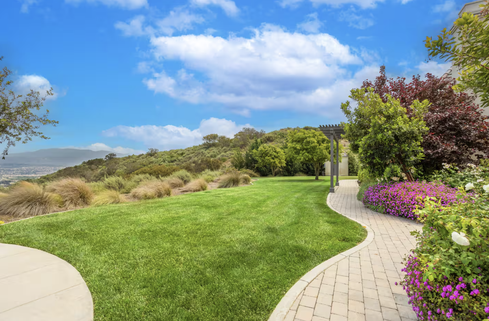 Event space at Temecula Hills Estate with Pool, Pickleball Court & Guest House