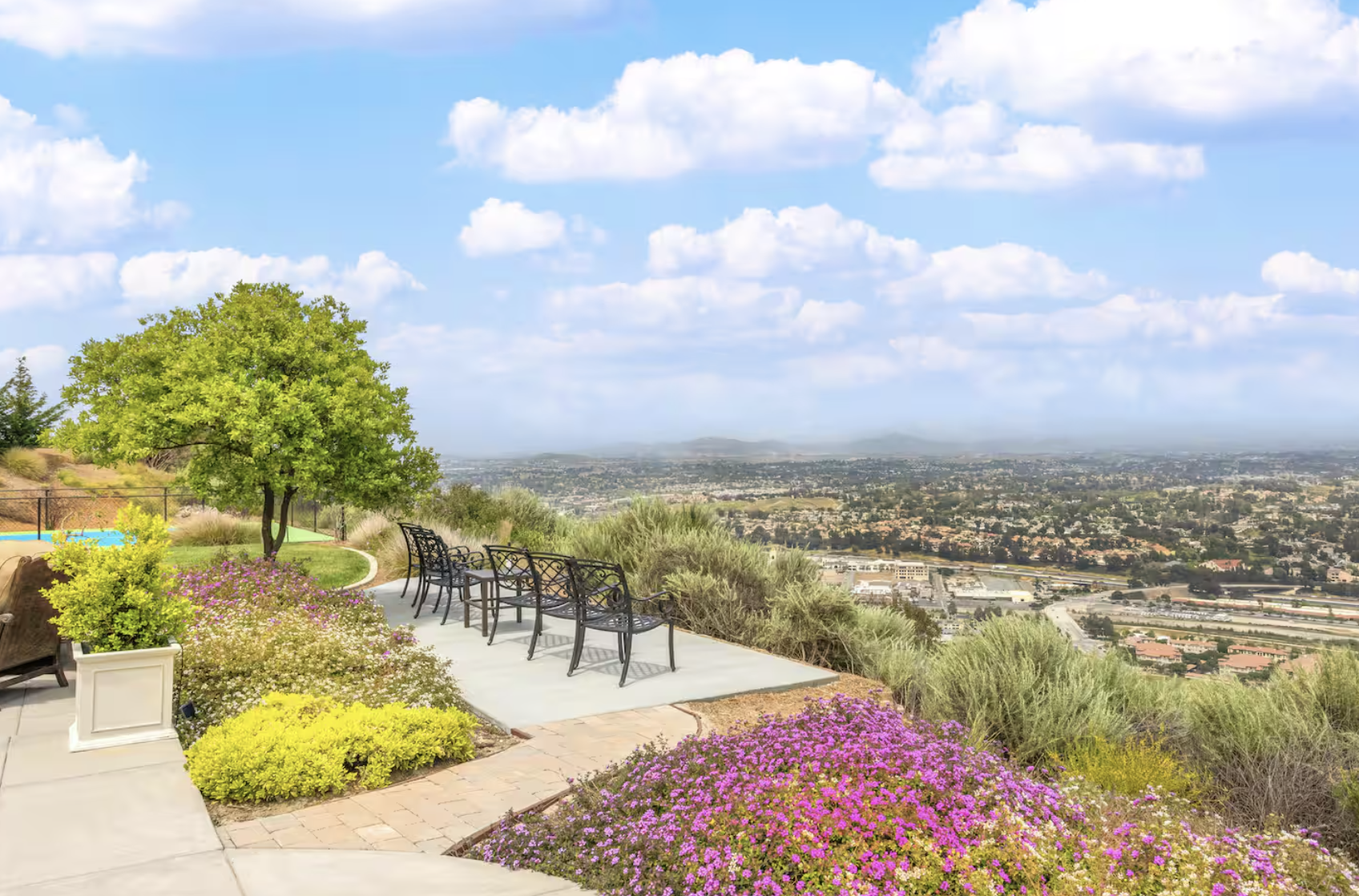 Event space at Temecula Hills Estate with Pool, Pickleball Court & Guest House