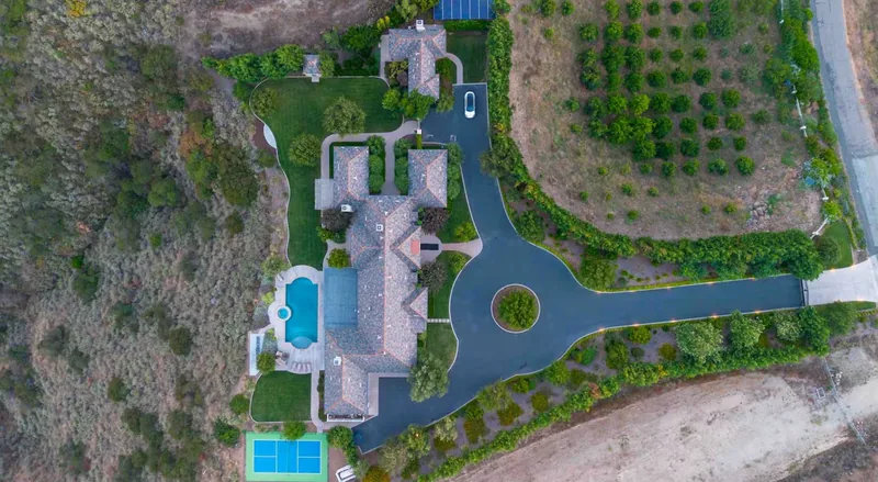 Event space at Temecula Hills Estate with Pool, Pickleball Court & Guest House