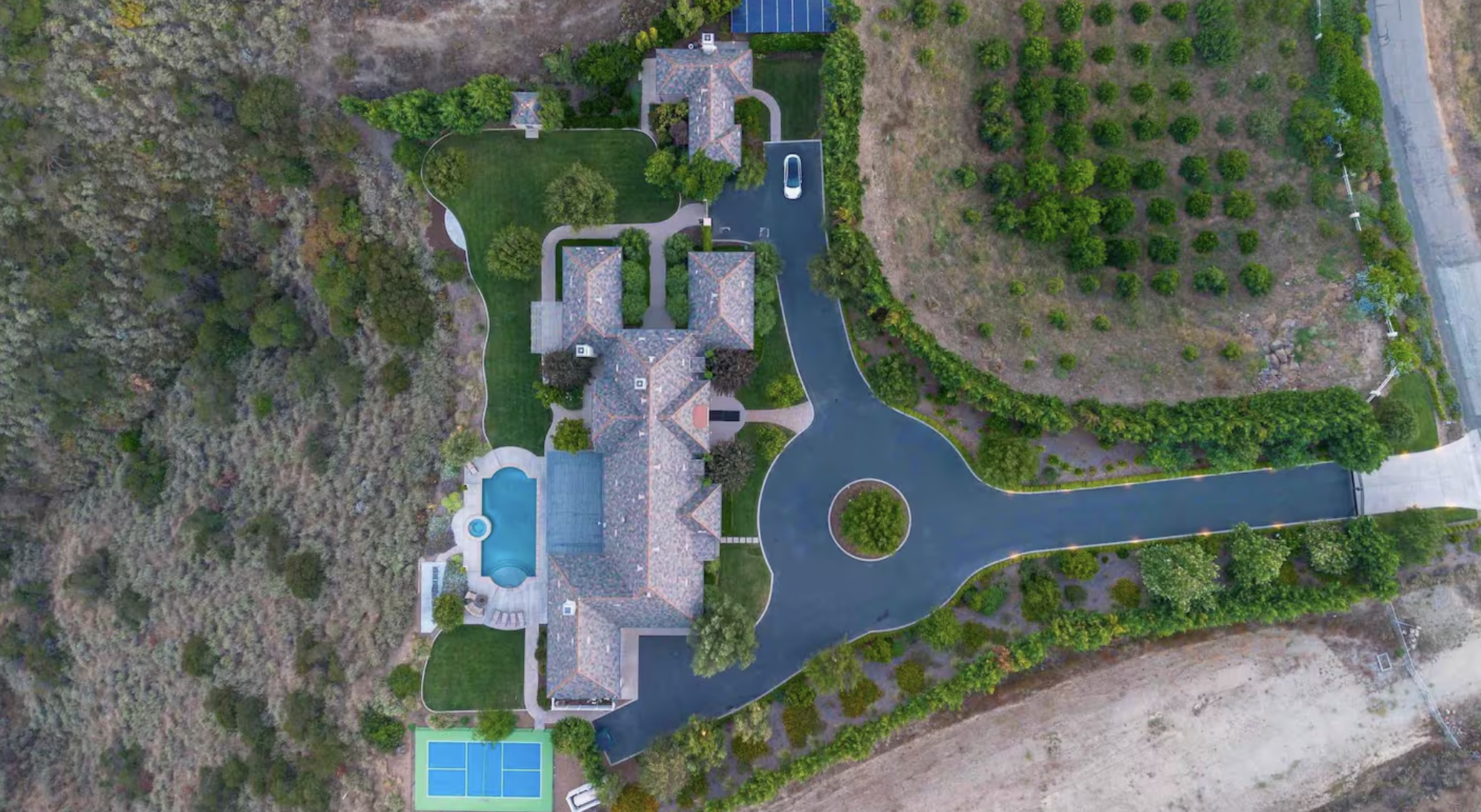 Event space at Temecula Hills Estate with Pool, Pickleball Court & Guest House