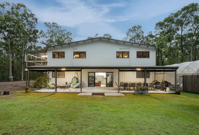 Luxury Barndominium– A Nature Retreat Near Brisbane - Photo 1
