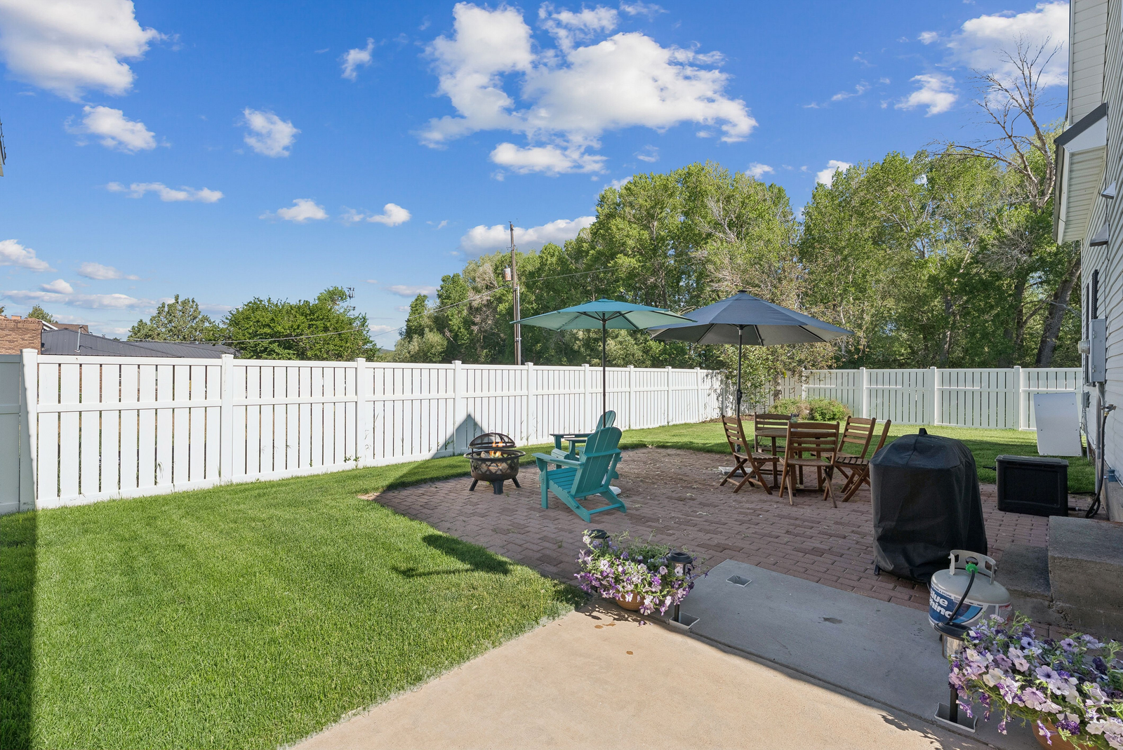 Outdoor event space with mountain views