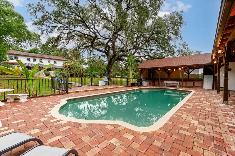 4,800 sqft Orlando Lakefront Estate | Pool, Speakeasy - Photo 2