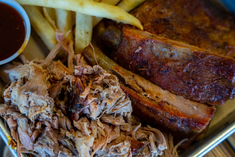 Little Pigs BBQ - Portfolio 5