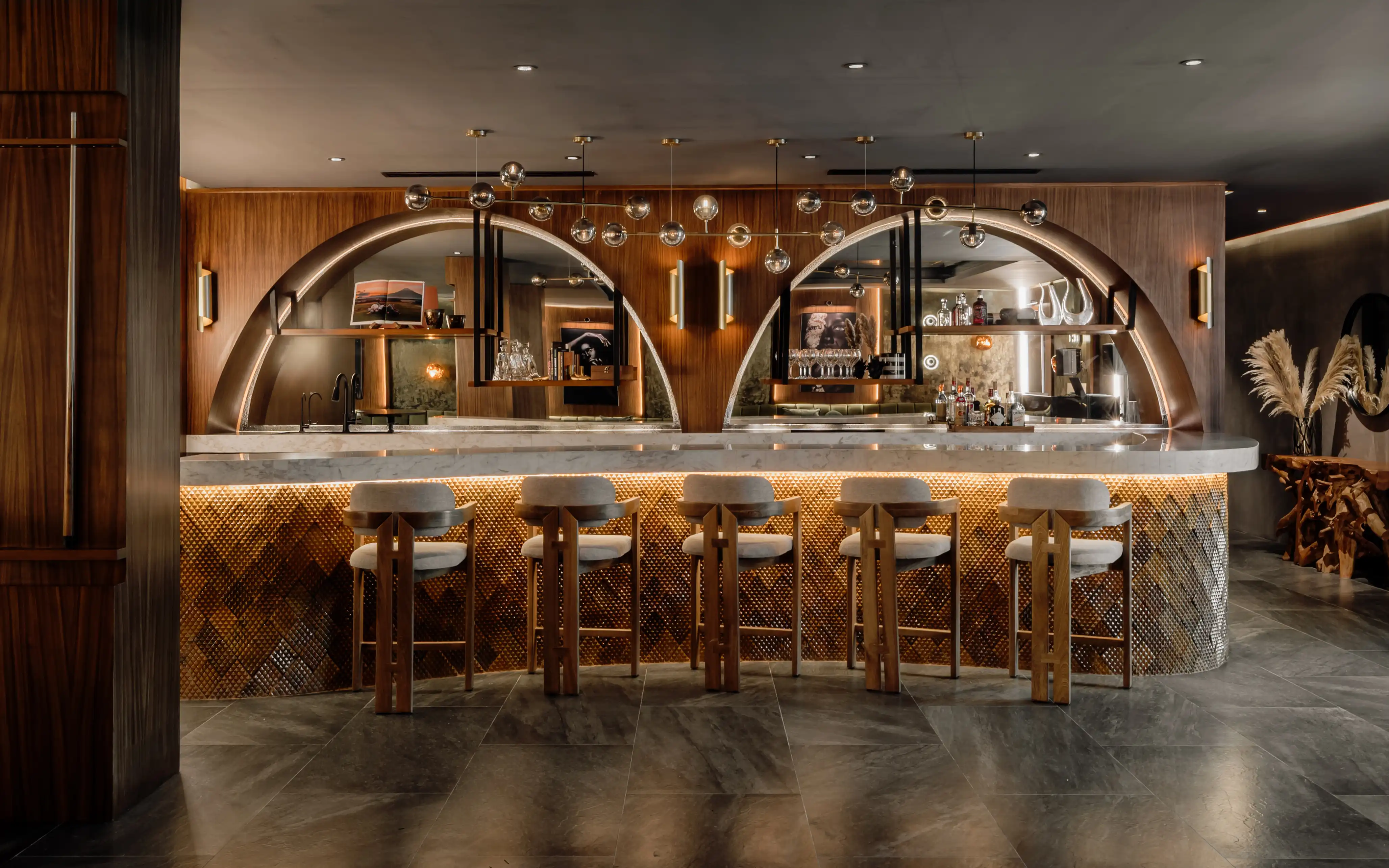 Elegant estate wedding with curated vendor team coordination